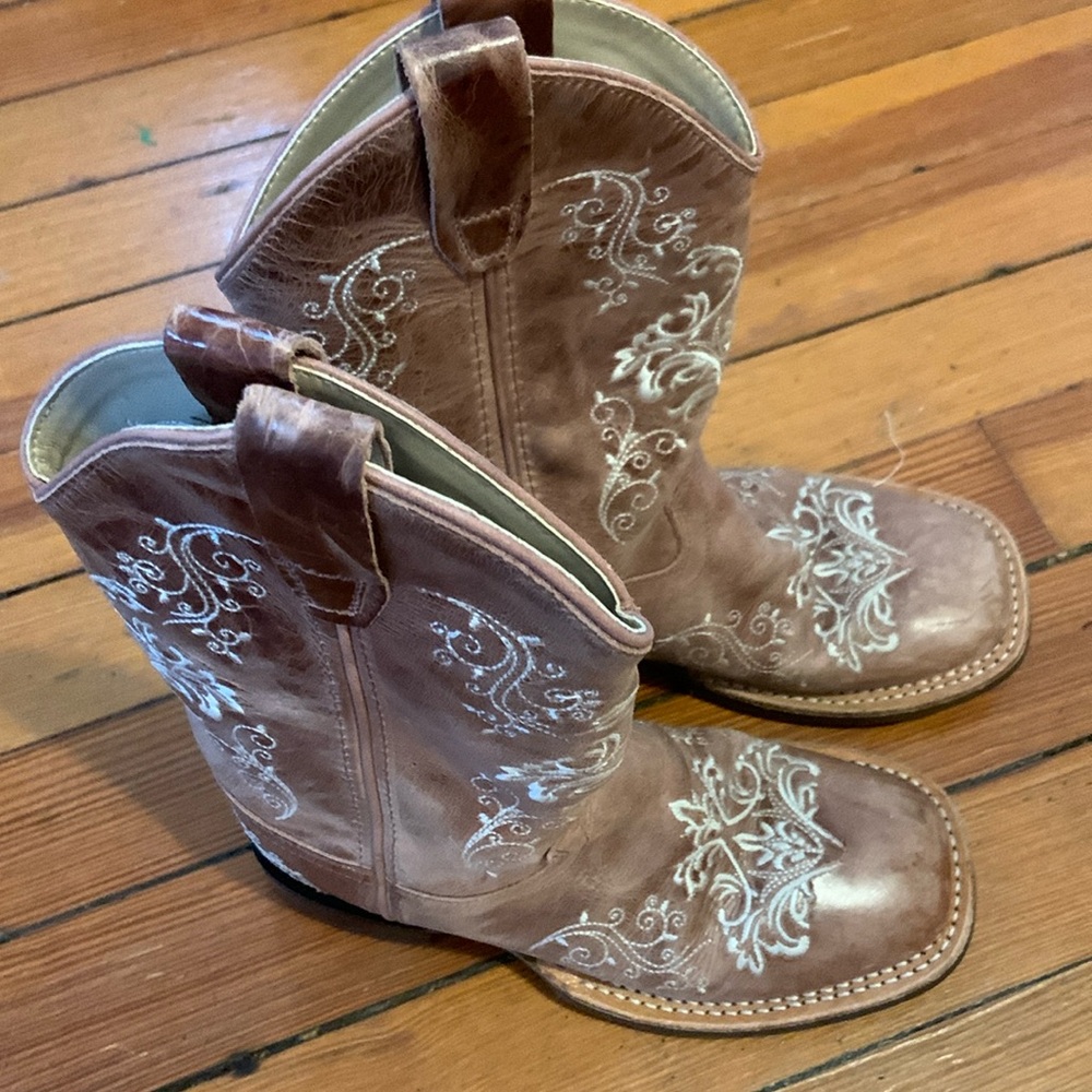 Old west cowgirl boots size 1
